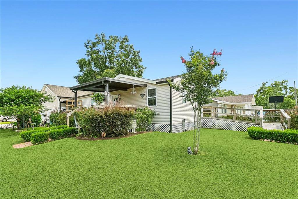 Belle Chasse, LA 70037,121 KENNETH DR