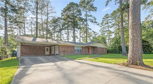 102 LENORA DR, Pineville, LA 71360