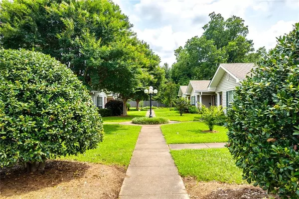 Alexandria, LA 71303,433 VERSAILLES BLVD