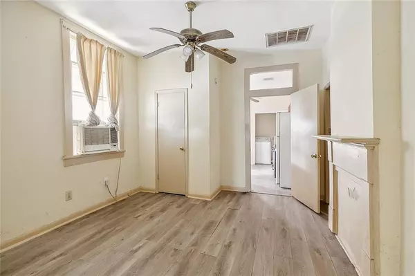 New Orleans, LA 70115,5240 42 LAUREL ST