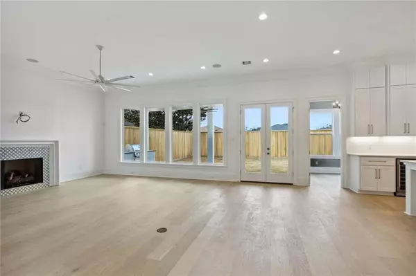 Metairie, LA 70001,404 MELODY DR