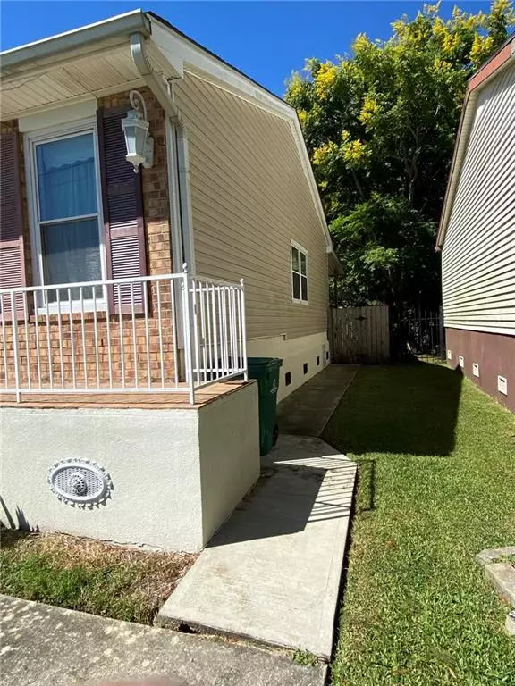 Gretna, LA 70056,508 OAKWOOD DR