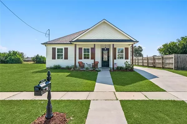 2401 MUNSTER BLVD, Meraux, LA 70075