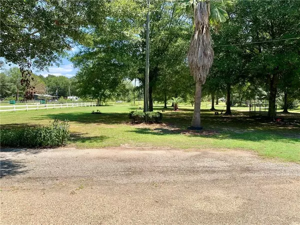 Tickfaw, LA 70466,31249 N CAFELINE RD