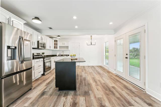 Meraux, LA 70075,2116 MAUREEN LN