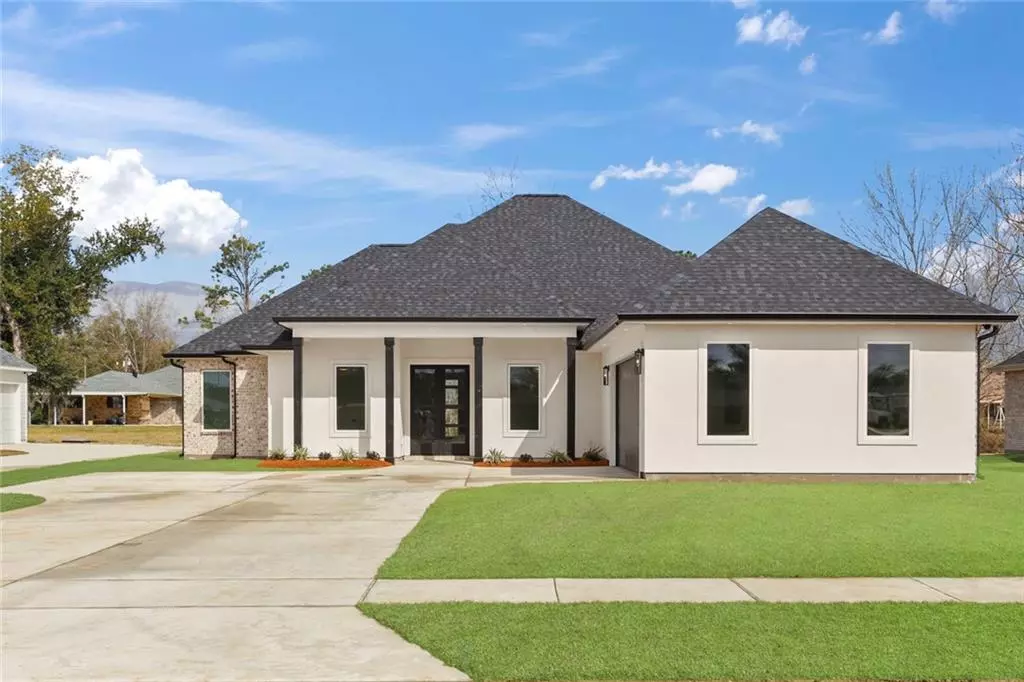 Des Allemands, LA 70030,149 PLEASANT VALLEY DR