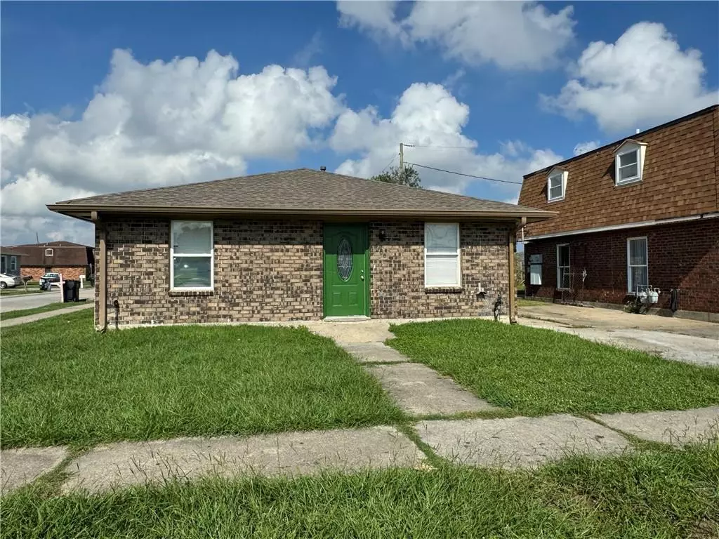 Chalmette, LA 70043,3700 RICHELIEU CT