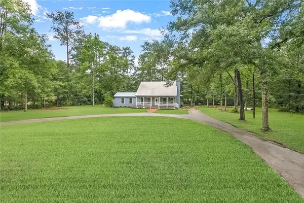 1735 LOTUS RD, Mandeville, LA 70448