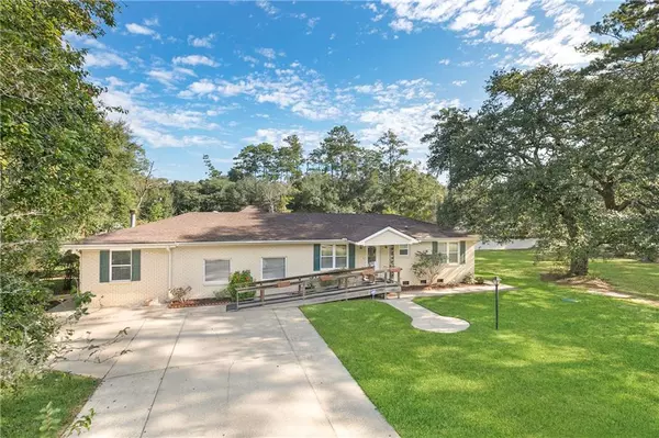 Lacombe, LA 70445,27163 TAG A LONG RD