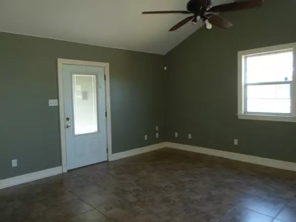 Chalmette, LA 70043,59 E CLAIBORNE SQ