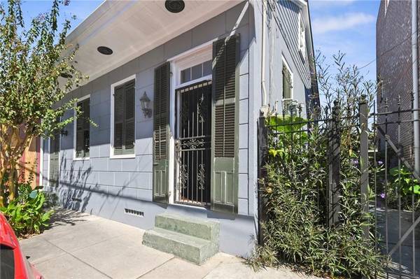 1135 URSULINES AVE, New Orleans, LA 70116