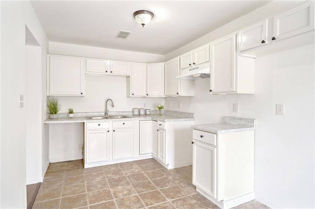 New Orleans, LA 70126,4011 ATHIS CT