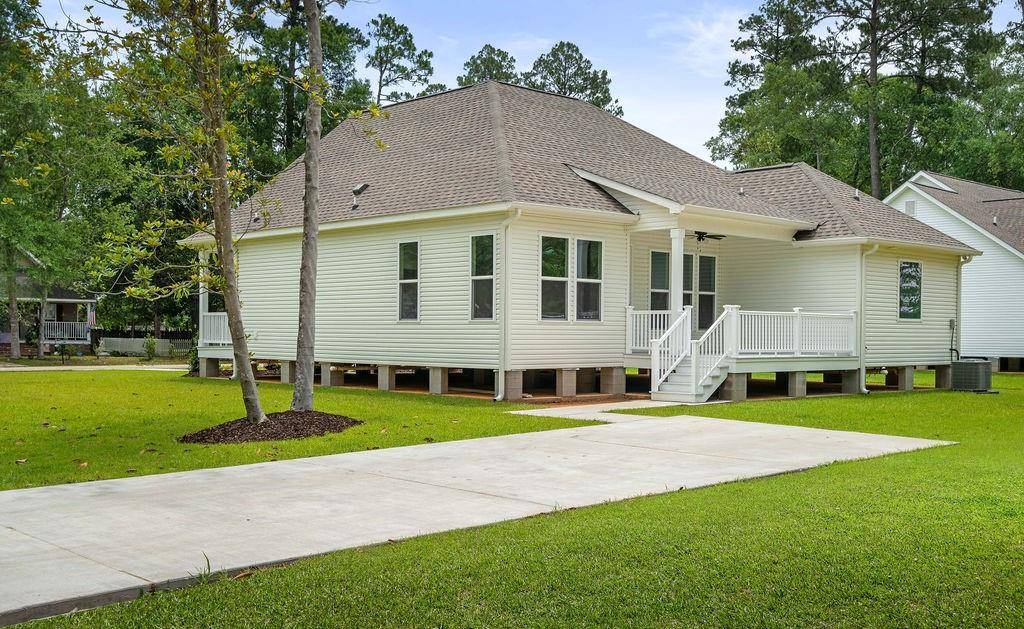 Abita Springs, LA 70420,71137 SANDERS ST