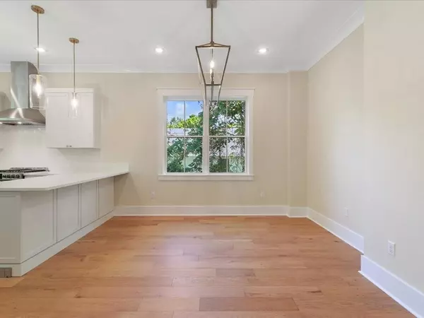 Mandeville, LA 70448,324 LAMARQUE ST
