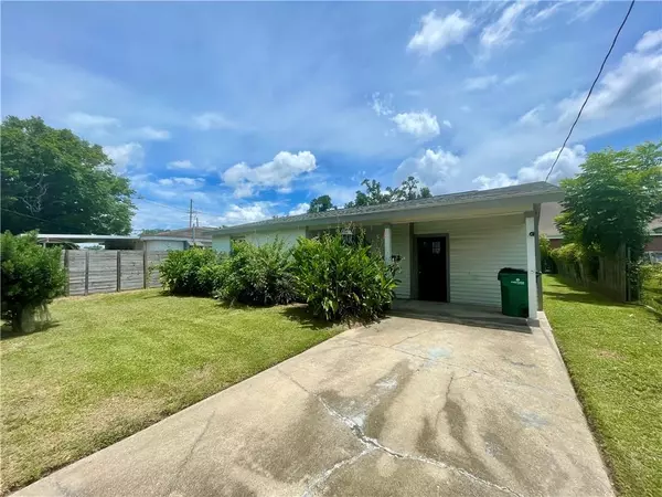 31 HELIS DR, Westwego, LA 70094