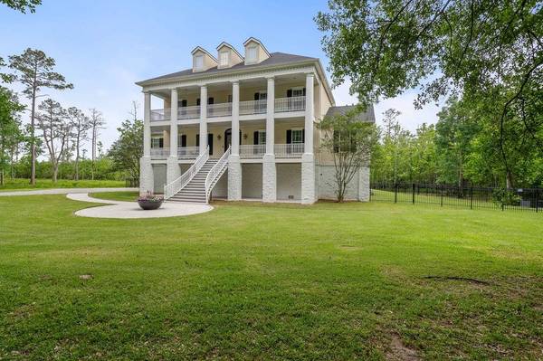 212 MATTINGLY LN, Madisonville, LA 70447