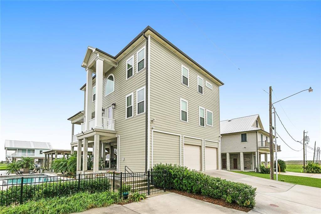 Port Sulphur, LA 70083,115 SKIMMER LN