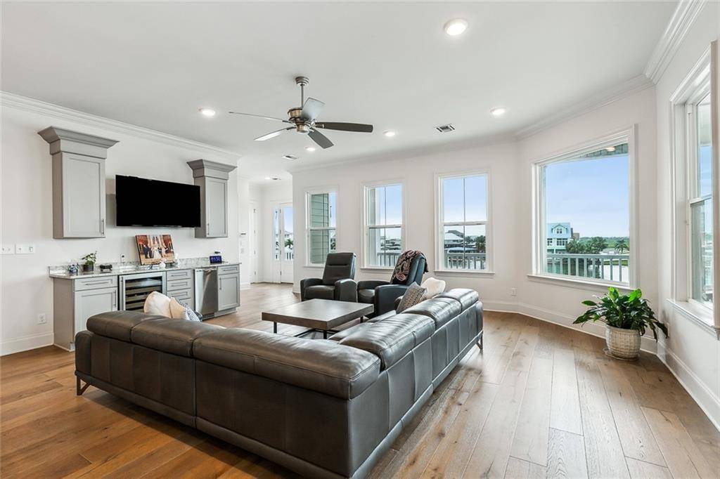 Port Sulphur, LA 70083,115 SKIMMER LN