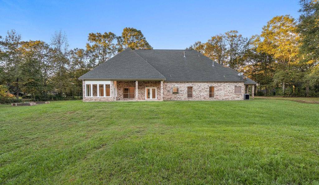 Bush, LA 70431,80190 RED HAWK LN