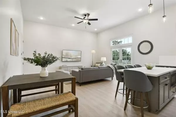 Bay St Louis, MS 39520,315 MAIN ST #D