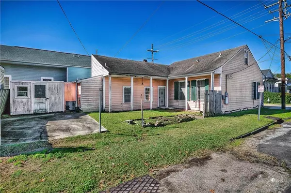 New Orleans, LA 70130,2300 ANNUNCIATION ST