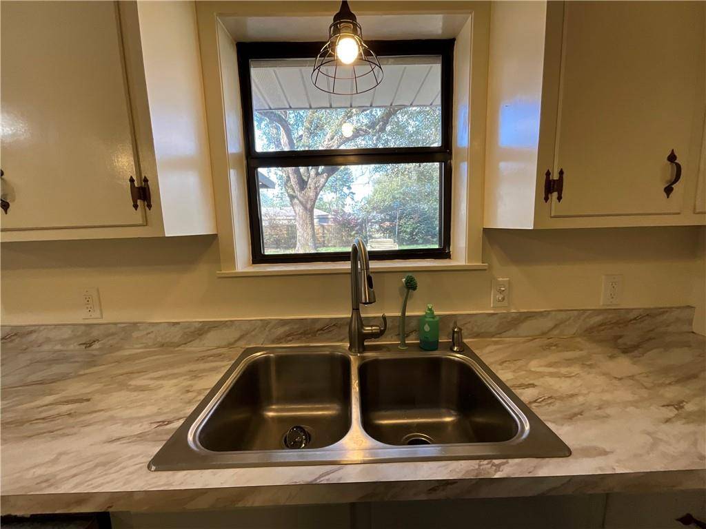 Alexandria, LA 71303,1208 LANCASTER DR