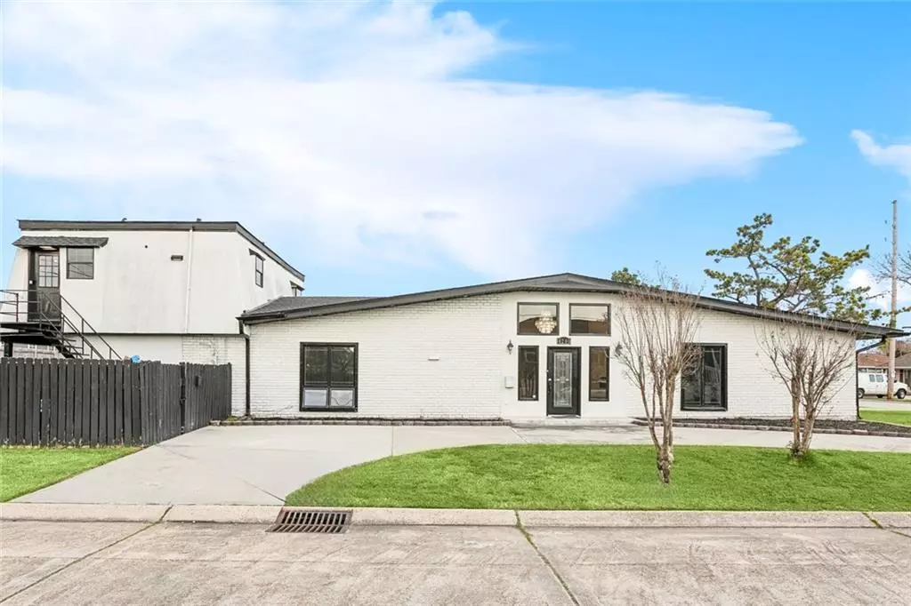 Metairie, LA 70002,4200 LAKE VILLA DR