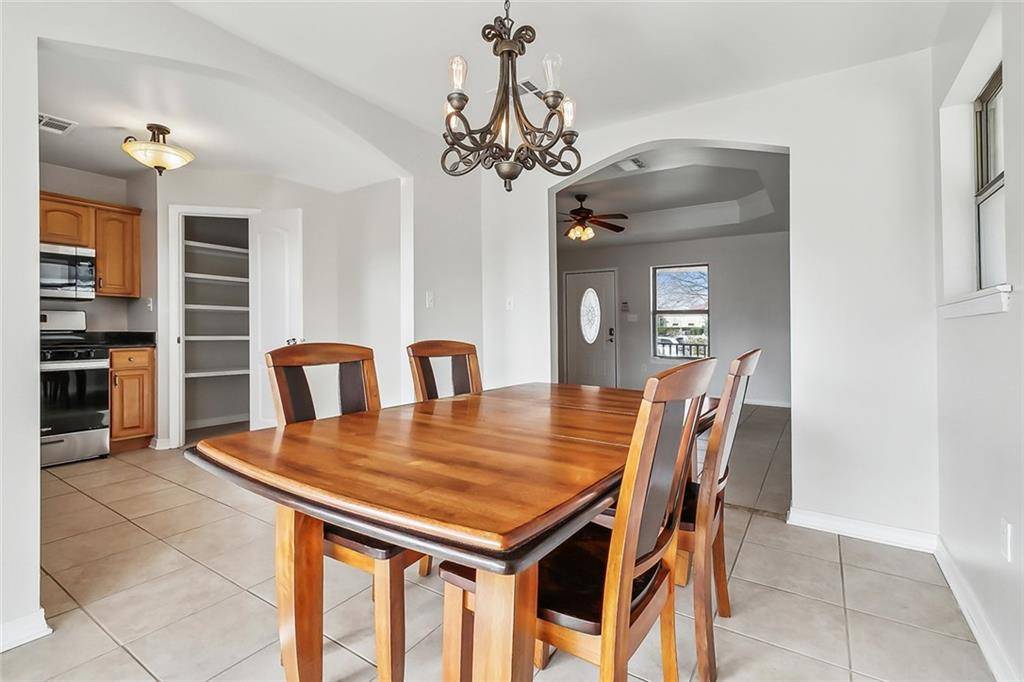 Chalmette, LA 70043,2305 PECAN DR