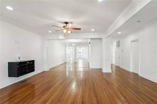 New Orleans, LA 70115,2031 JEFFERSON AVE