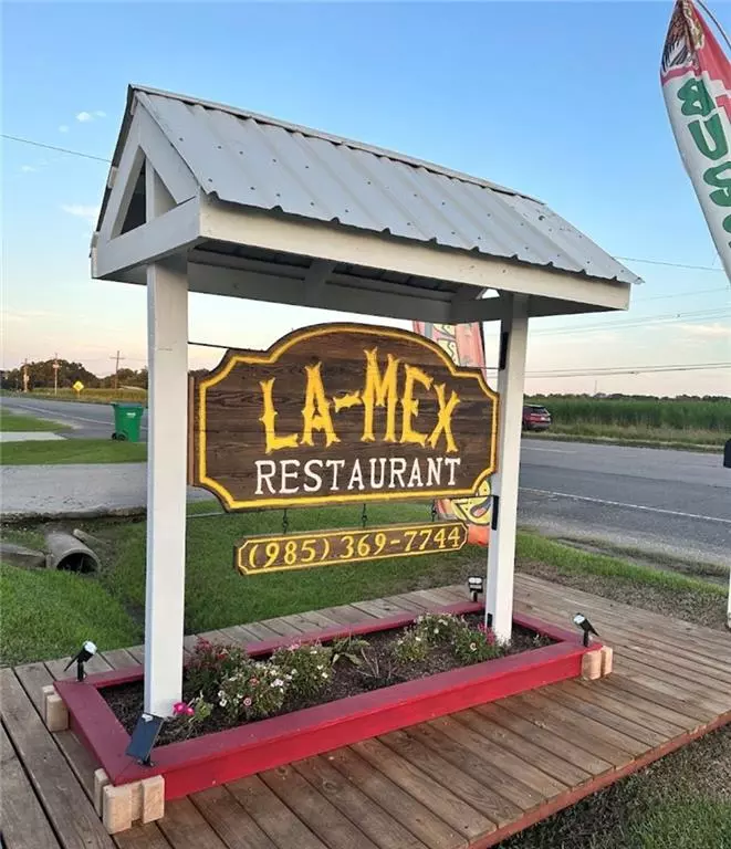 Napoleonville, LA 70390,5656 HIGHWAY 1