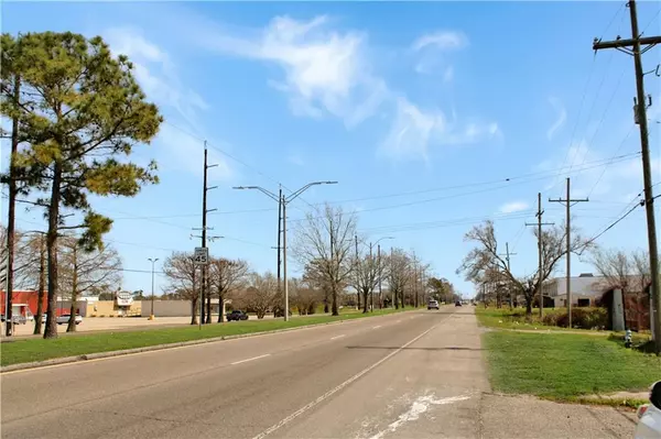 New Orleans, LA 70127,9710 CHEF MENTEUR HWY