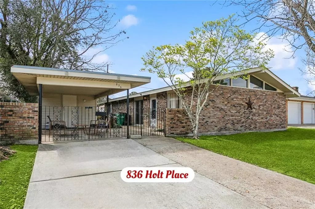 Gretna, LA 70056,836 HOLT PL