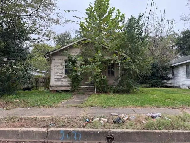 Alexandria, LA 71301,2037 DAY ST