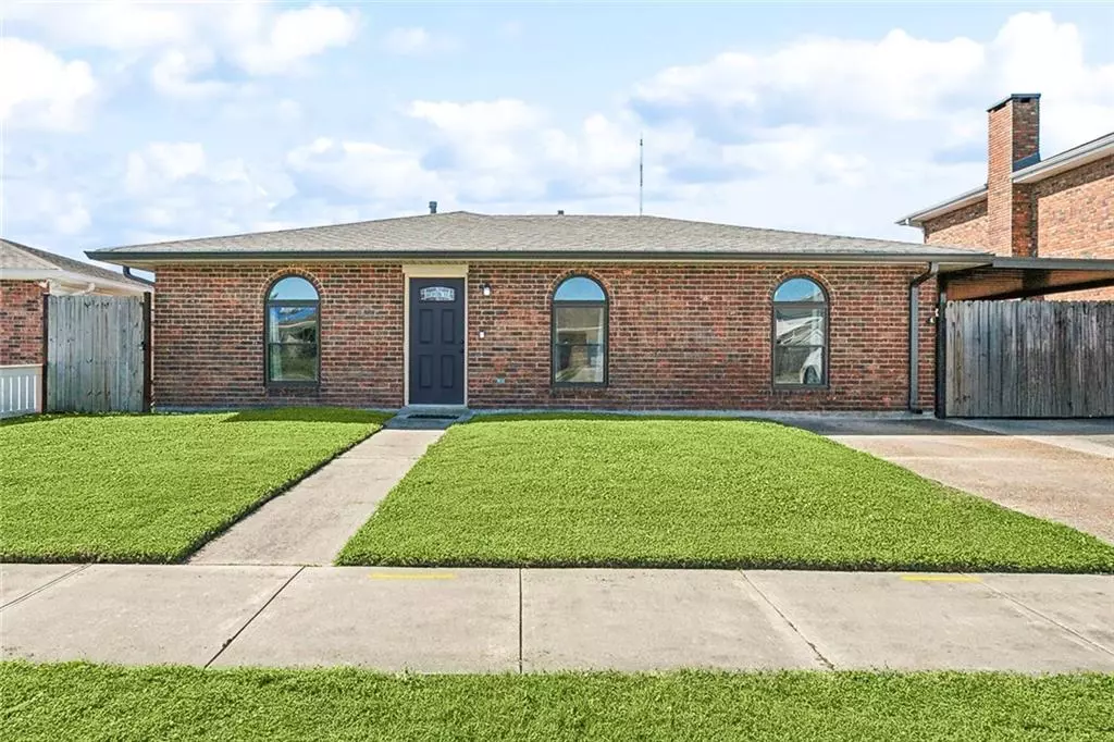 Chalmette, LA 70043,3208 VERONICA DR