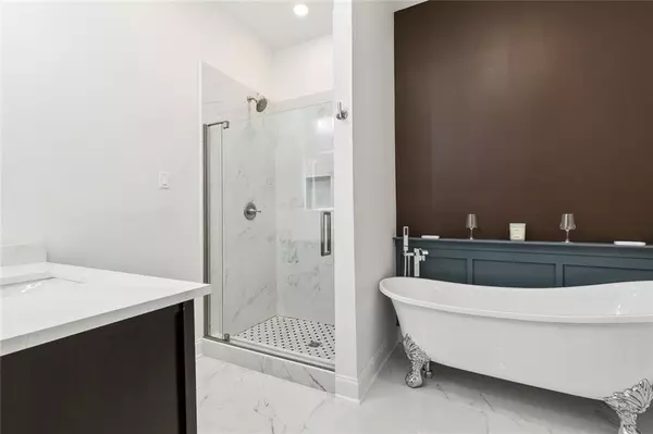 3120 LIVE OAK ST New Orleans, LA 70118