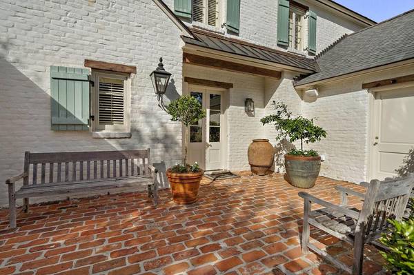 Mandeville, LA 70471,93 PALMETTO CT