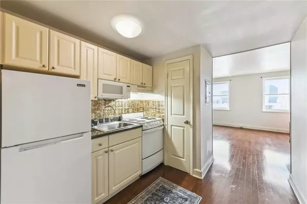 New Orleans, LA 70130,1205 ST CHARLES AVE #1111