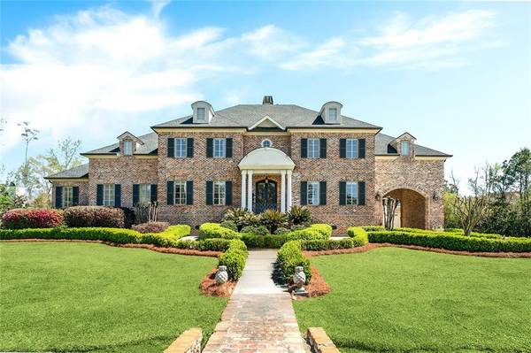 160 SANCTUARY DR, Mandeville, LA 70471