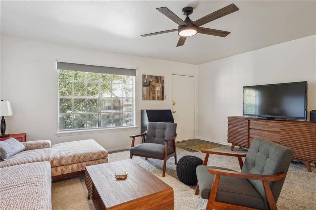 Metairie, LA 70002,2724 WHITNEY PL #327