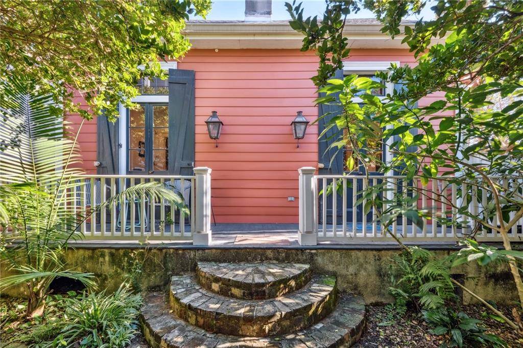1315 COLUMBUS ST, New Orleans, LA 70116
