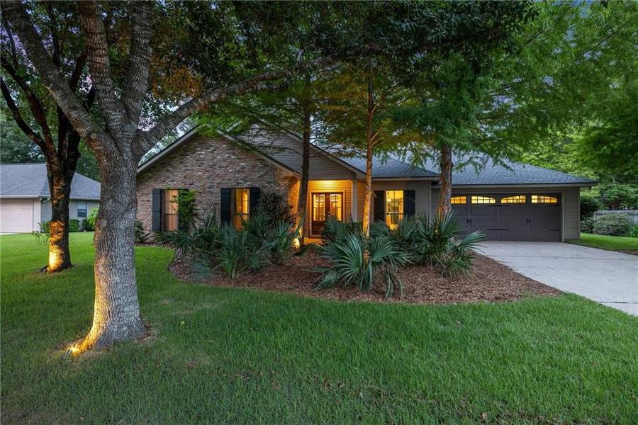 232 RUELLE DU CHENE DR, Madisonville, LA 70447