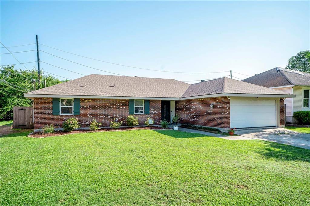 61 PARLANGE DR, Destrehan, LA 70047