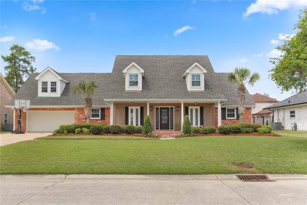 27 BOCAGE DR, Destrehan, LA 70047