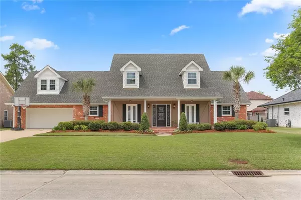 27 BOCAGE DR, Destrehan, LA 70047