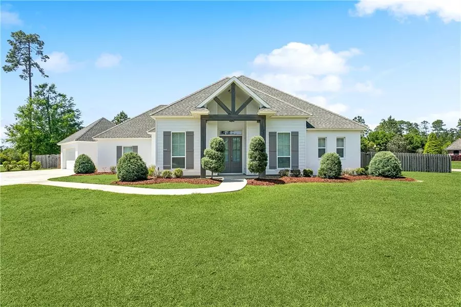 200 MERION CIR, Madisonville, LA 70447