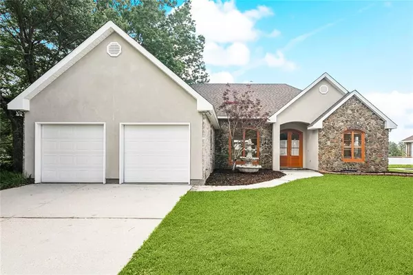14300 S LAKESHORE DR, Covington, LA 70435