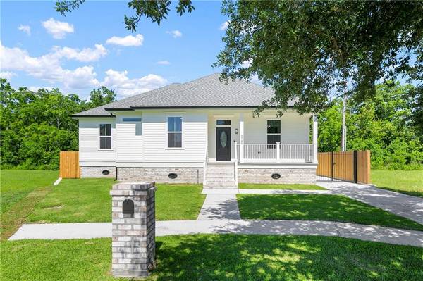3740 NORWOOD DR, Chalmette, LA 70043