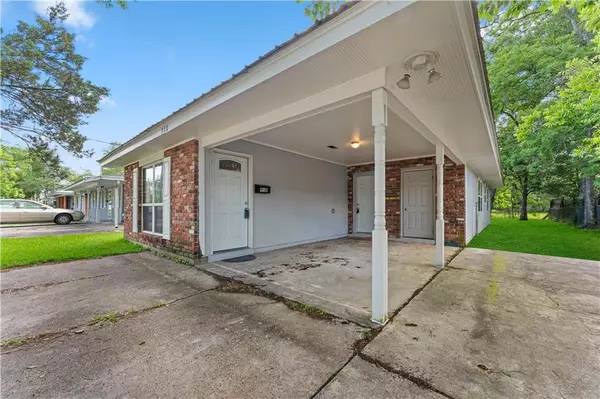 Hammond, LA 70403,910 S HOLLY ST