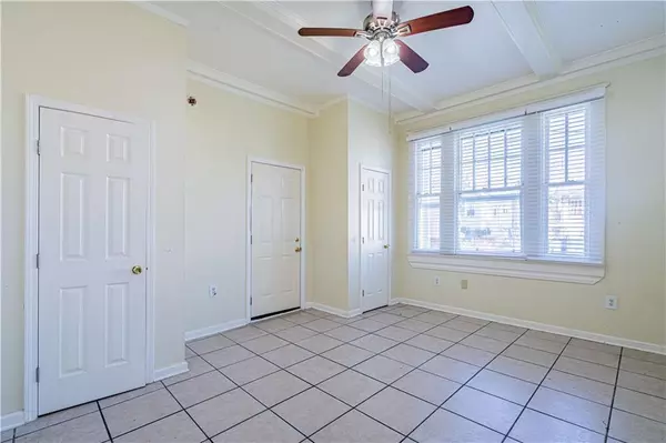 New Orleans, LA 70115,2315 PENISTON ST