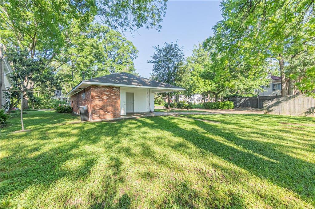 Alexandria, LA 71301,1247 BARRISTER ST